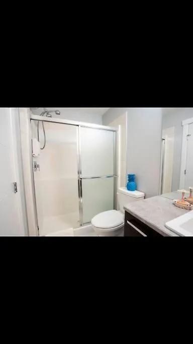 Cozy And Beautiful 3 Bedroom House Close To Lake Edmonton 0*,  Canada