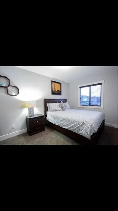 Cozy And Beautiful 3 Bedroom House Close To Lake Edmonton Villa