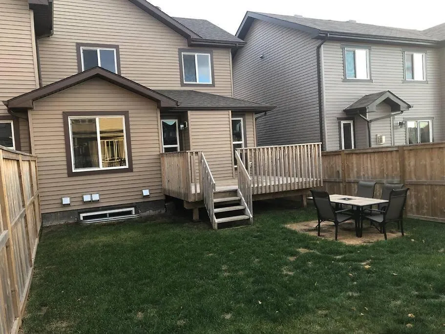 Villa Cozy And Beautiful 3 Bedroom House Close To Lake Edmonton