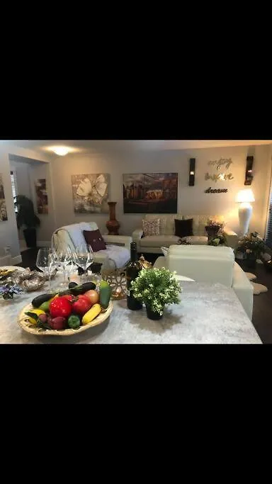Villa Cozy And Beautiful 3 Bedroom House Close To Lake Edmonton