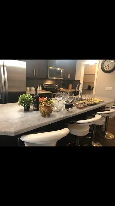 Cozy And Beautiful 3 Bedroom House Close To Lake Edmonton 0*,